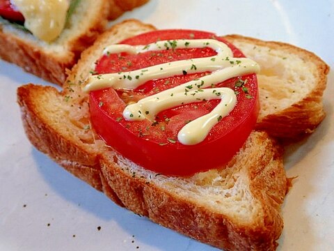 生姜香る　トマトＯＮチーズデニッシュパン